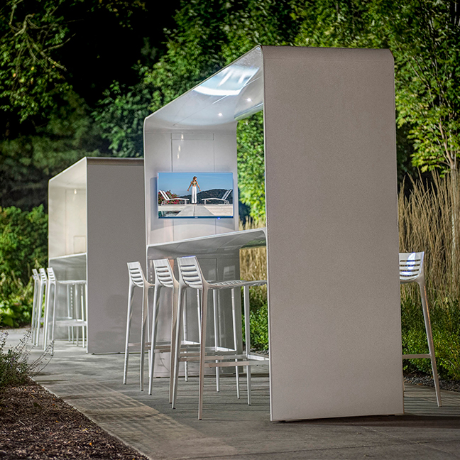 Go shop outdoors table