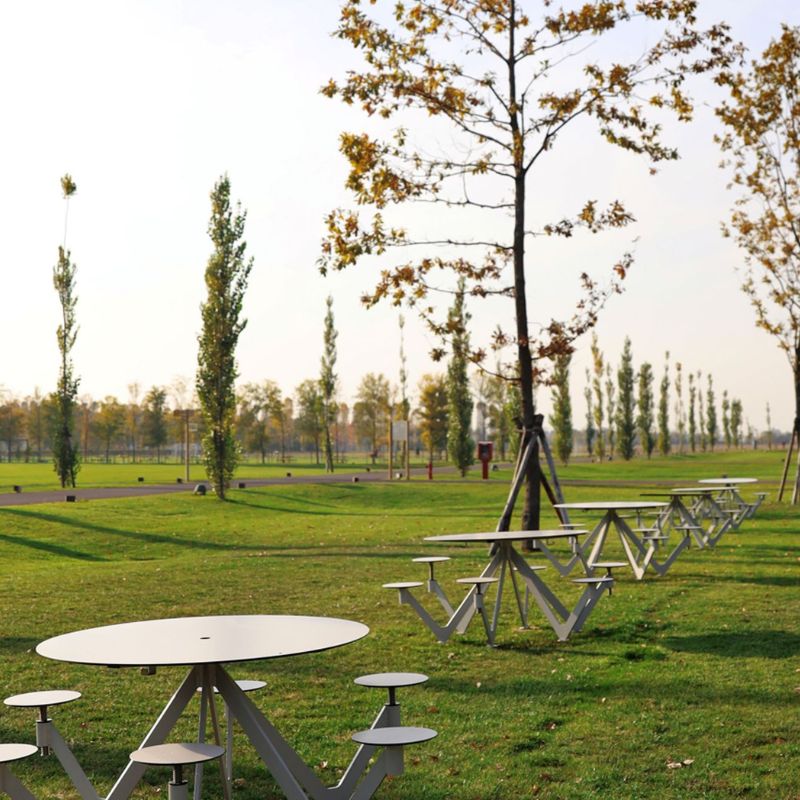 Air Circle Picnic Table