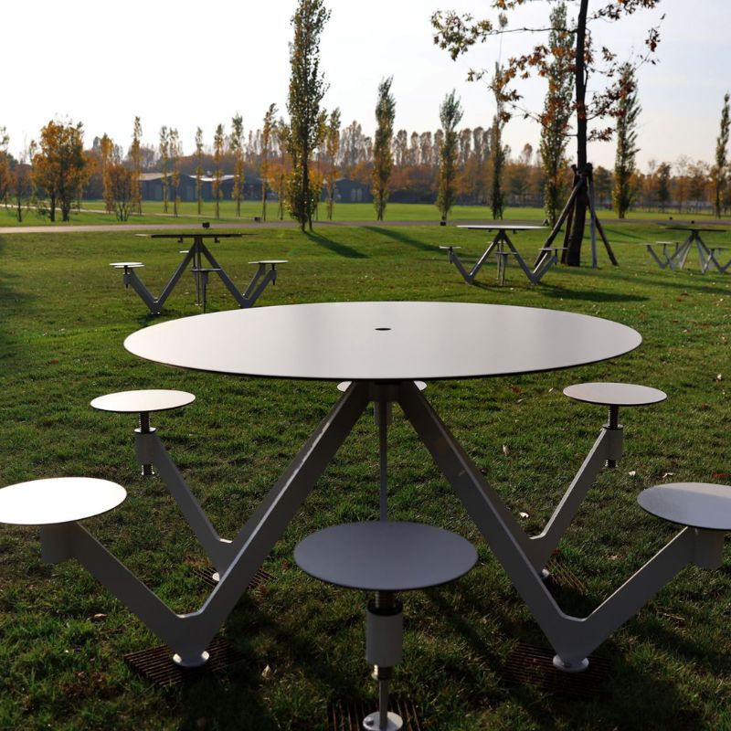 Air Circle Picnic Table