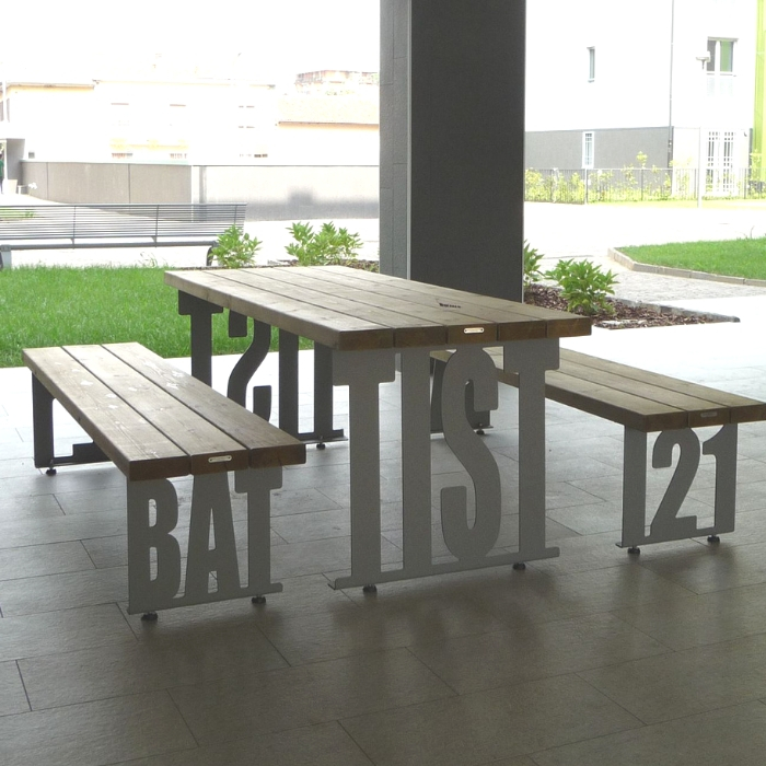 Pic-Nic Table