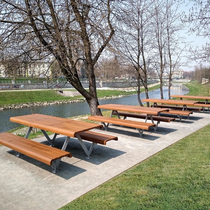 Air Picnic Table