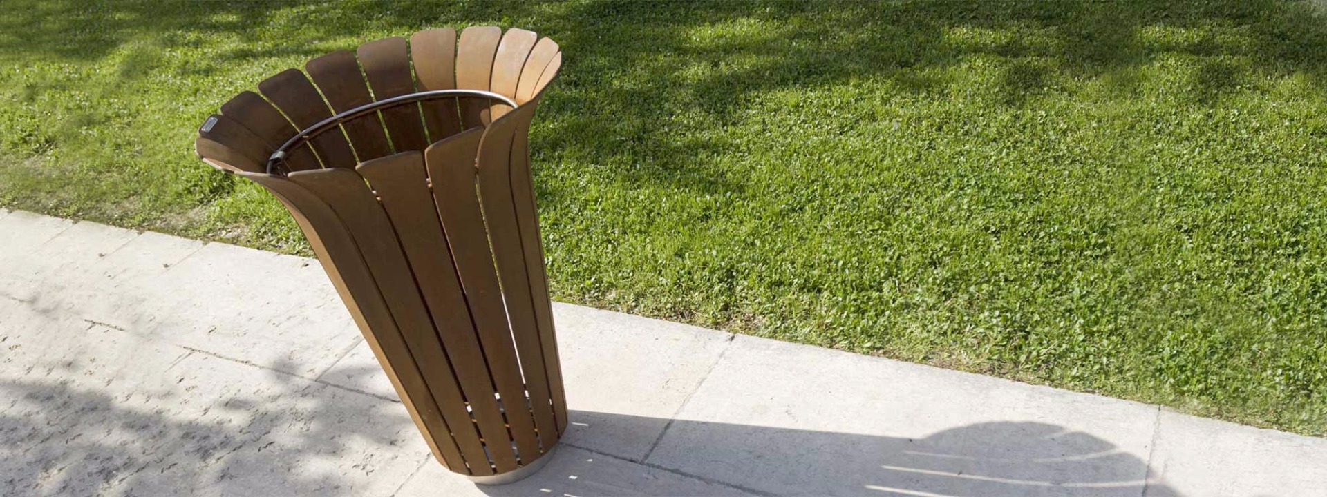 Tulip Litter Bin 